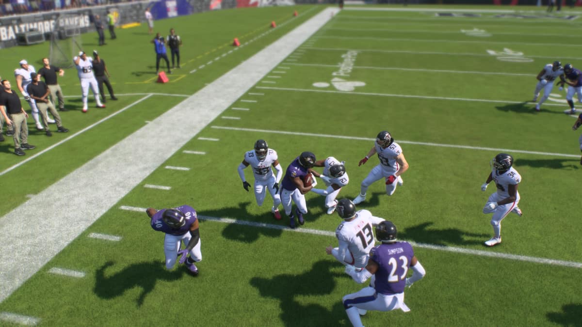 How to stiff arm in Madden 25 to pushing defenders off